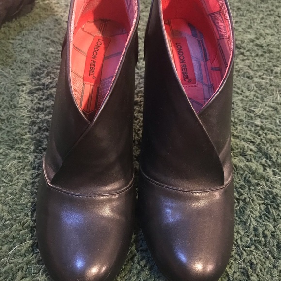 Shoes - Picture 2 of 2